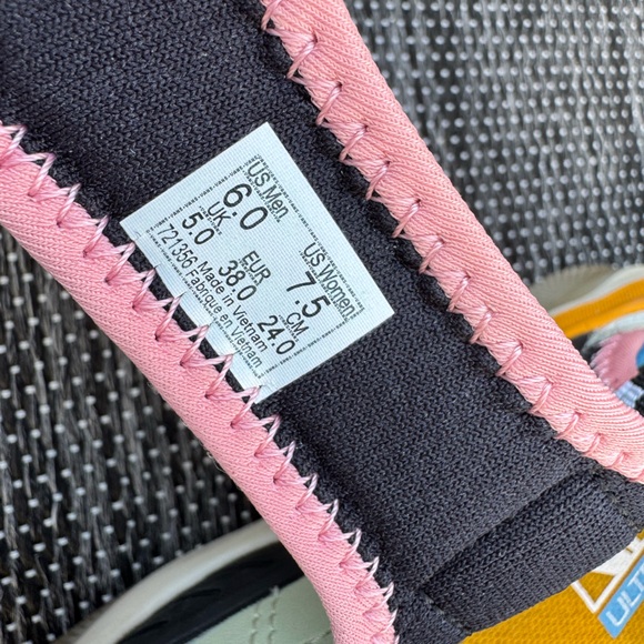 VANS VARI MULTI CHECKERBOARD VELCRO SNEAKERS - Picture 6 of 10